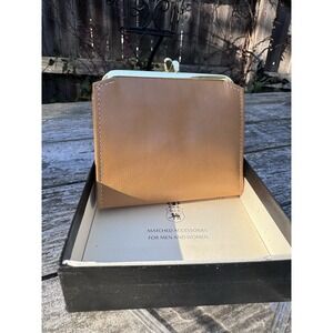 New Vintage 1960s Amity Genuine Leather Wallet ~Tan Twist Lock W/ Original Box
